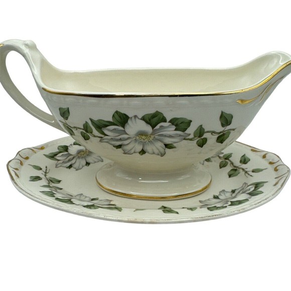 Homer Laughlin Other - Homer Laughlin Eggshell Georgian Gardenia Gravy Boat H53 N5